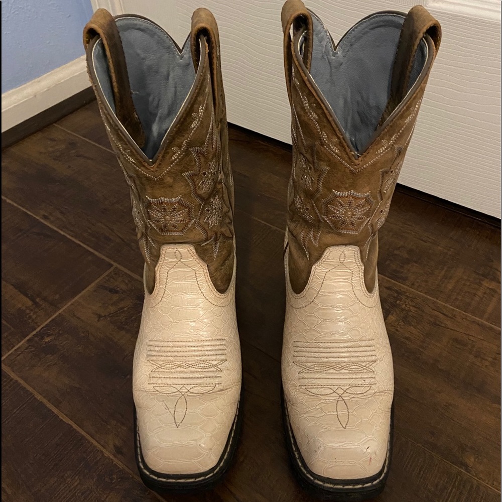 Cowgirl Boots 🤠